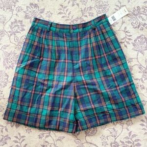 Women’s Vintage NWT Wool and Polyester Blend Plaid Green and Blue Shorts Size 14